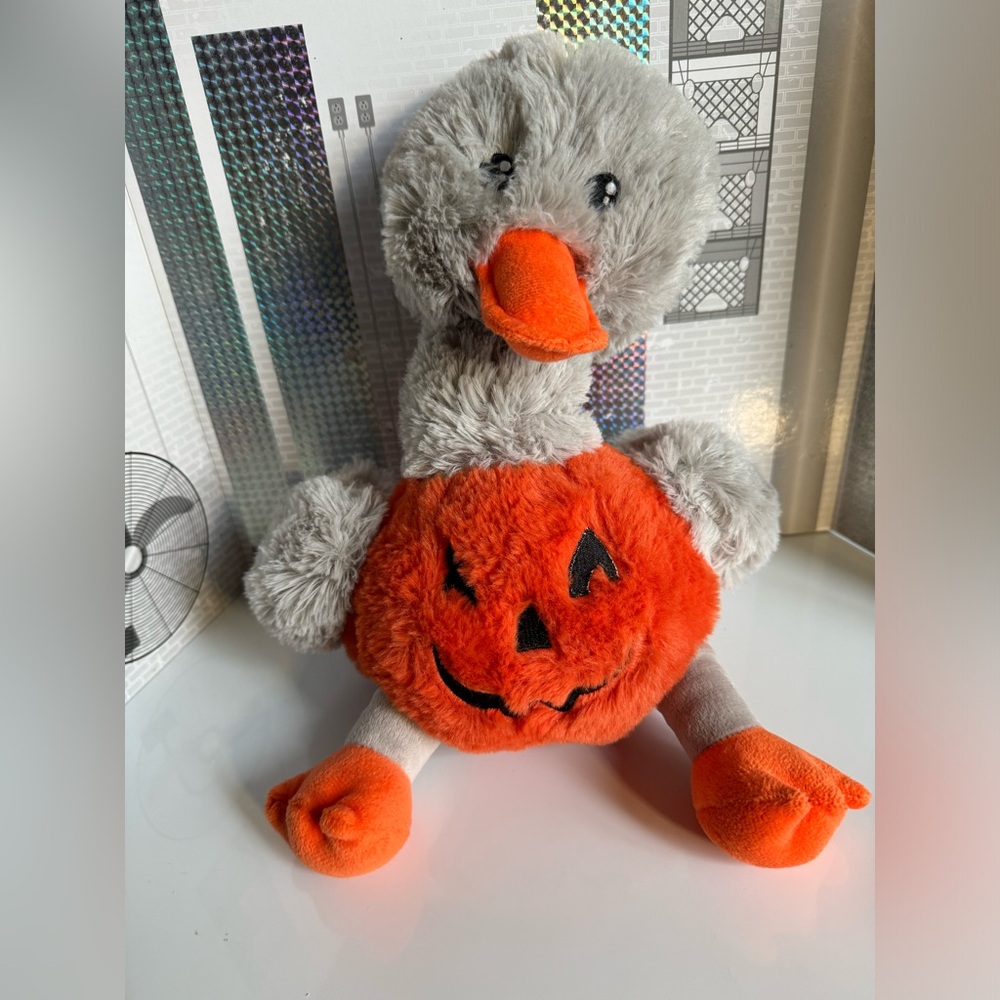 Happy the duck holloween edition.
